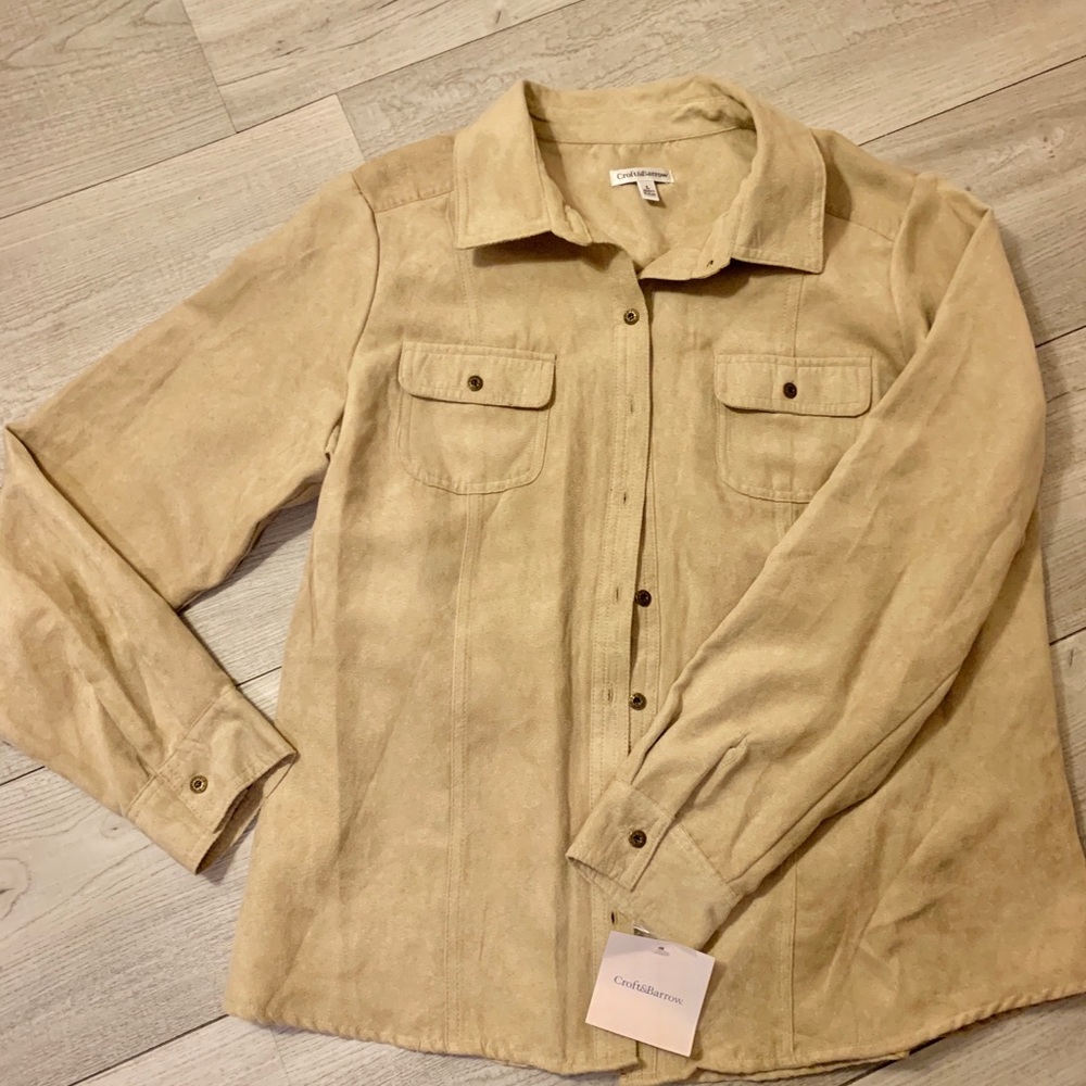 NWT beige suede like button down jacket